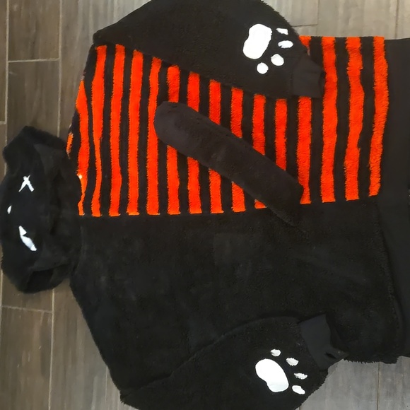 Emily The Strange Furry Zip Hoodie Sz 2X - Picture 5 of 8